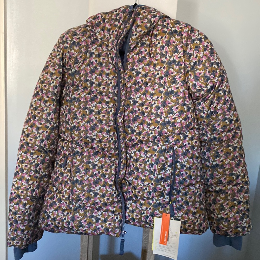 All in motion Short puffer jacket Size XL(14/16)